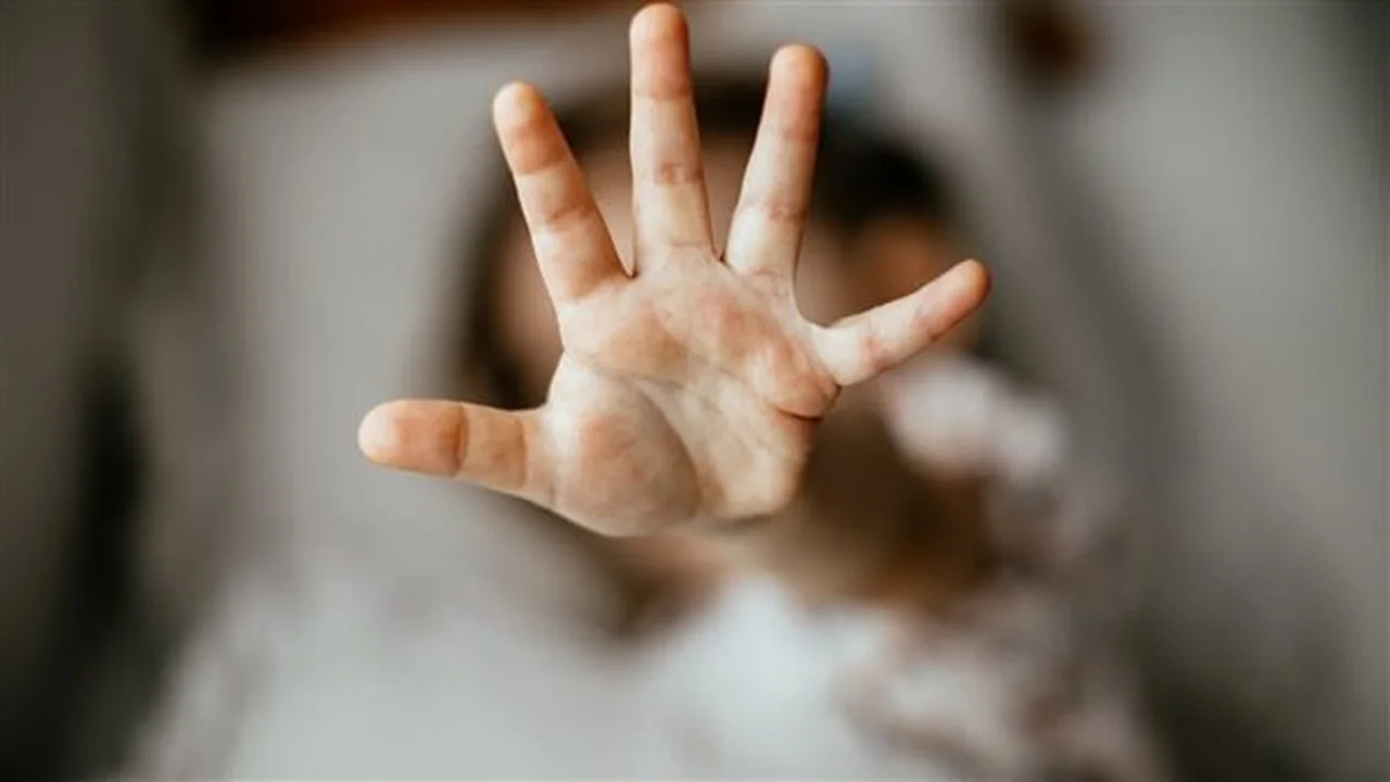 واقعة فتاة الأتوبيس.. رد فعل صادم لركاب تجاه ضحية تحررش بالقاهرة